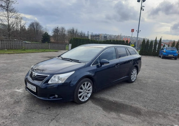 Toyota Avensis cena 27500 przebieg: 245000, rok produkcji 2011 z Tuchola małe 137